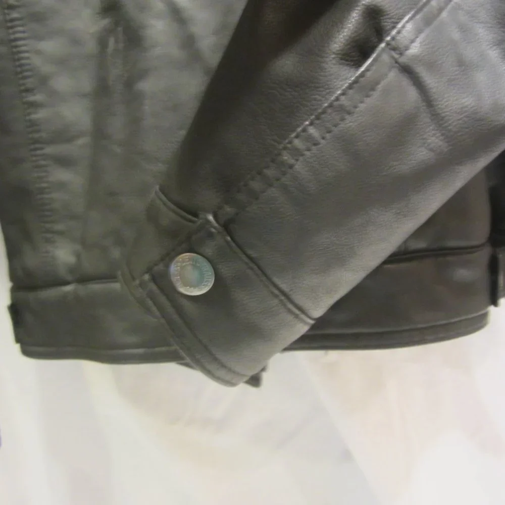 VTG LEVI STRAUS FAUX LEATHER TRUCKER JACKET, W/FAUX SHERPA LINING, LARGE - Picture 14 of 16